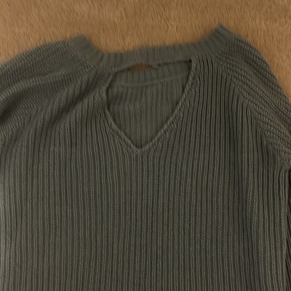 Blue sweater with slightly open back - Picture 3 of 4